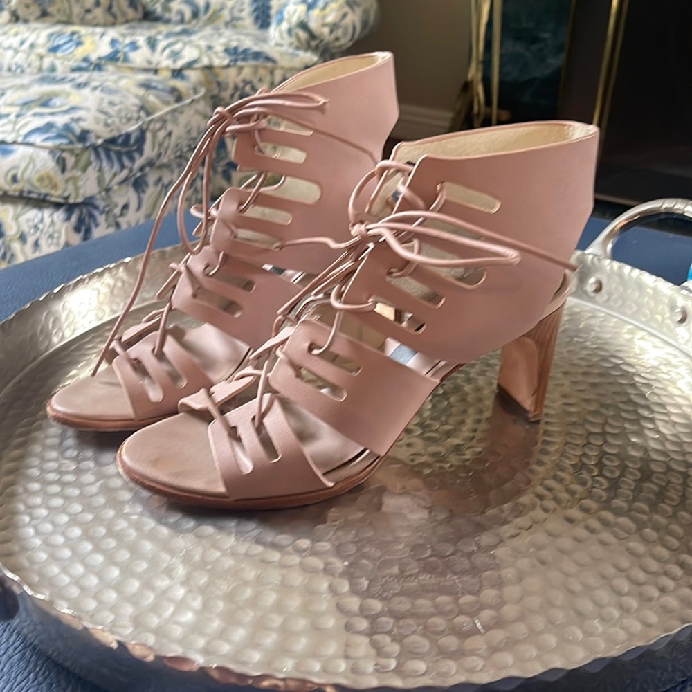 Matt Bernson Miro Heel Sandal Pink/Nude Leather
Lace-up Front Closure size 9